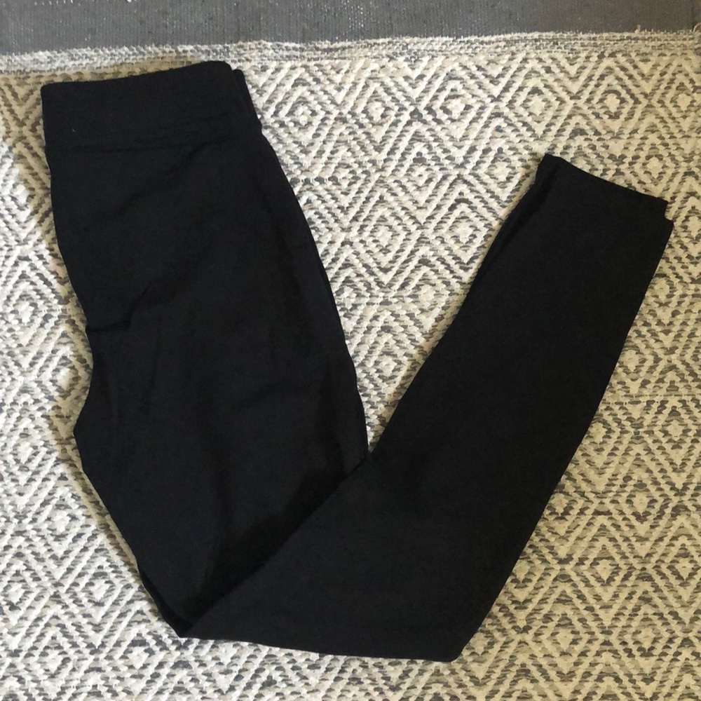 Black leggings.